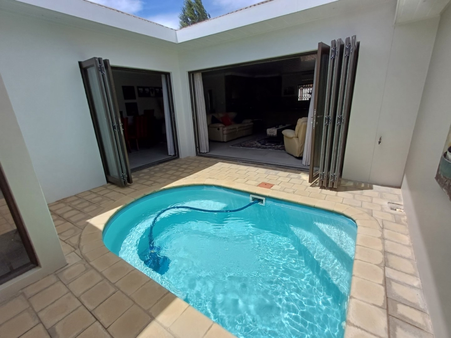 3 Bedroom Property for Sale in Langenhovenpark Free State